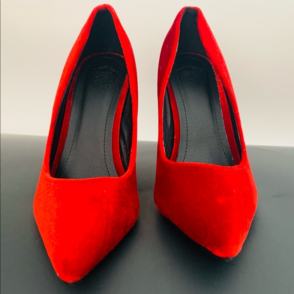 Ollio Pointed Toe Red Velvet 31/2” Spiked Heels